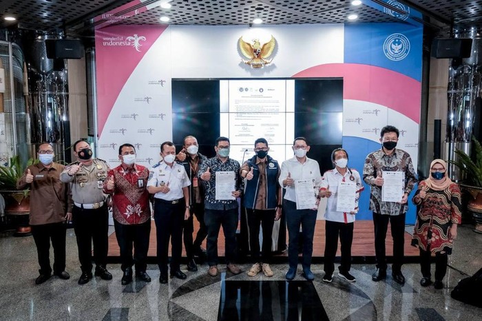 Deklarasi Bersama Penggunaan Angkutan Pariwisata Berizin Resmi