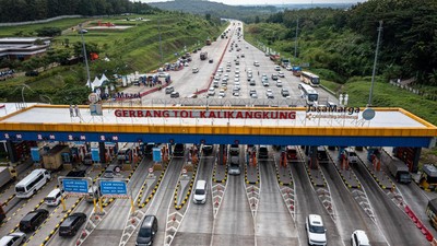 Foto Udara Gerbang Tol Kalikangkung pada H-5 Lebaran