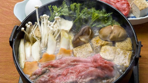 Sukiyaki is one of the most famous Japanese dishes. Sukiyaki is the name, people will know most. Boil the beef and vegetables with sugar and soy sauce and eat it with eggs twisted.