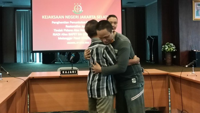 Jaksa bebaskan pria tersangka penganiayaan di Jakarta Selatan dengan dasar restorative justice.