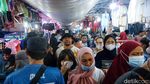 Jelang Lebaran, Warga Tumpah Ruah di Pasar Malam Pamulang