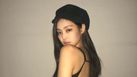 Sementara Jennie menyusul di posisi enam. Foto: dok. Instagram @jennierubyjane