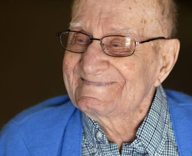 Kakek 110 Tahun Ini Minum Bir Setiap Hari