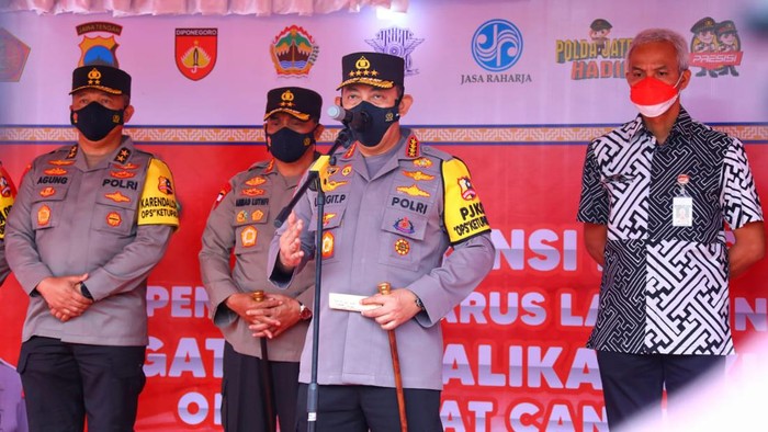 Kapolri Jenderal Listyo Sigit meninjau GT Kalikangkung