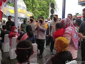 Kapolri Tinjau Arus Mudik di Terminal Purabaya