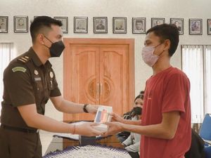 Pria di Badung Bebas-Dapat Ponsel dari Jaksa Seusai Curi HP, Kok Bisa?