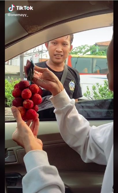 Ketipu saat beli leci ternyata rambutan