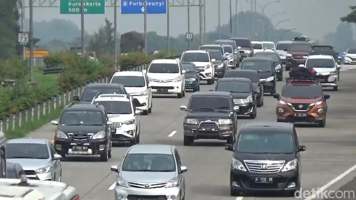 Kondisi lalin di Tol Cipali