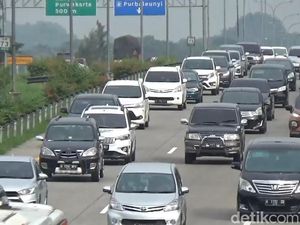 Penampakan dari Udara Kemacetan di Tol Cipali!