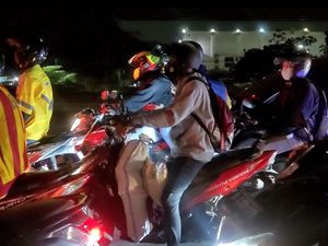 Lalin di Kalimalang Ramai Lancar Malam Ini, Pemudik Motor Mulai Melintas