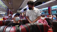 Telkom dan Telkomsel menyiapkan sebanyak 26 bus untuk memberangkatkan 1.170 pemudik dari Parkir Timur Senayan hari ini. Sebanyak 41 BUMN turut serta mendukung program mudik tahun dalam program mudik bersama BUMN. Sedikitnya ada lebih dari 40 ribu pemudik yang diberangkatkan dengan moda transportasi bus dan kereta api.