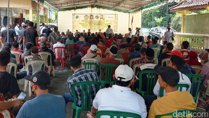 Pembayaran uang ganti rugi lahan terdampak tambang andesit Wadas, Purworejo, Rabu (27/4/2022).