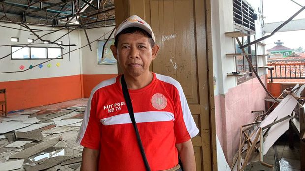 Penjaga SDN Pancoranmas 3, Kota Depok Kurniatajaya,