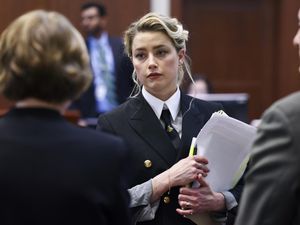 Amber Heard Klaim Dilarang Johnny Depp Bintangi Film dengan Adegan Seks