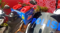 Pihaknya menjelaskan beberapa personel dari Pertamina dan Polresta Bandung diturunkan langsung dalam pengantaran bensin kepada para pemudik.  