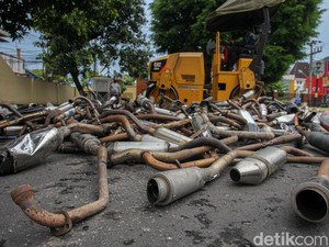Polisi Beri Mimpi Buruk Pengguna Knalpot Bising di Bandung