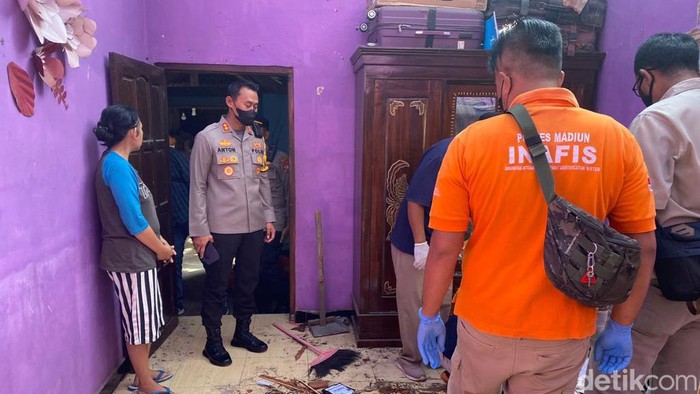 Polisi mendatangi lokasi sumber ledakan
