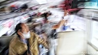 Sejak pagi Stasiun Pasar Senen telah didatangi oleh para pemudik.