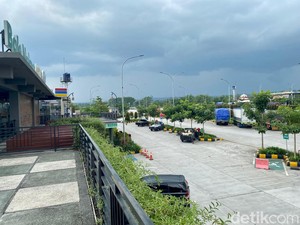 Di Rest Area KM 487 B Boyolali Bisa Makan Nasi Pecel dan Bebek Goreng di Rooftop