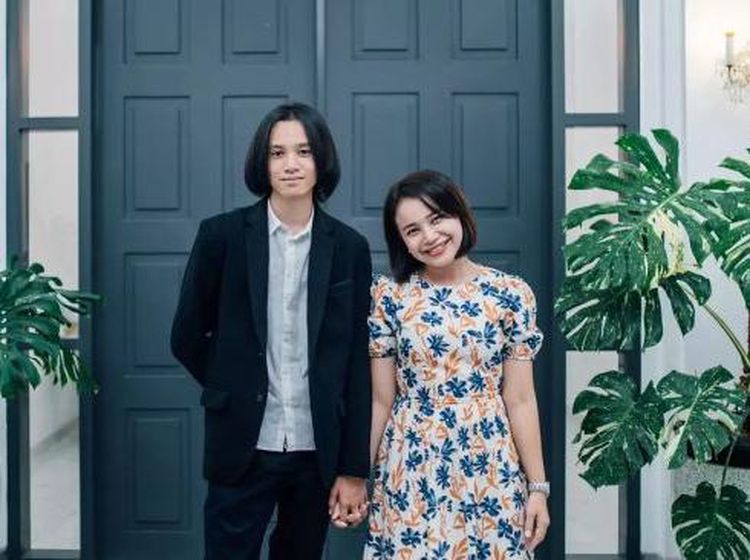 Momen Rossa Jalan Bareng Anaknya, Dikira Gandeng Brondong