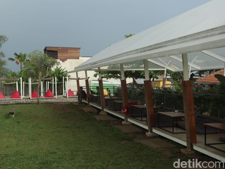 Nonton Pesawat Landing atau Take off Sambil Rebahan, di Sini Tempatnya