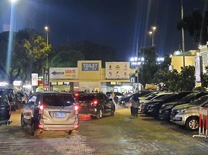 Isirahat di Rest Area KM 57 Tol Japek Cuma 15 Menit, Pemudik: Tak Masalah