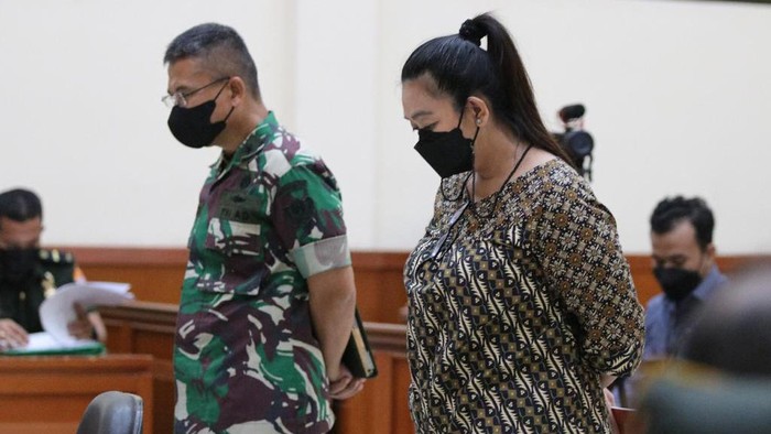 Terdakwa Brigjen TNI Yus Adi Kamrullah dan Ni Putu Purnamasari