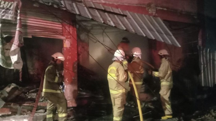 2 Rumah-6 Kios di Jagakarsa Jaksel Terbakar
