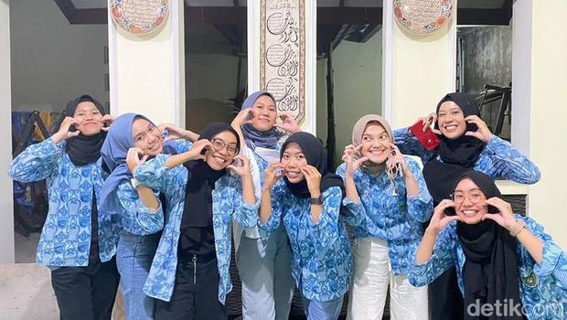 Acara bukber viral, tampil kompak pakai seragam batik SMA Negeri 1 Kota Magelang.