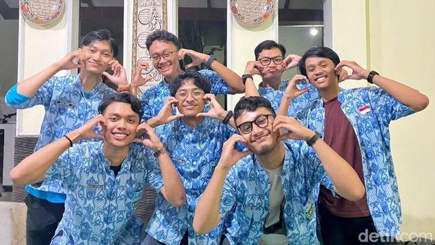 Acara bukber viral, tampil kompak pakai seragam batik SMA Negeri 1 Kota Magelang.