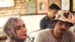 Kompak! Arya Saloka Punya Momen Ngopi dan Makan Pasta Seru Bareng Istri
