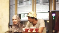Arya Saloka pun langsung terkenal, wajahnya sering muncul di layar kaca sebagai bintang iklan. Namun kabarnya ia mundur dari sinetron yang membesarkan namanya ini lantaran alur ceritanya yang tak jelas. Foto: Instagram @arya.saloka
