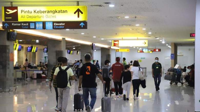 Suasana di Terminal Keberangkatan di Bandara Internasional  I Gusti Ngurah Rai Bali