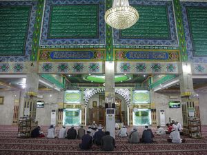 Surat Al Alaq Ayat 1-5, Wahyu Pertama yang Diterima Nabi Muhammad