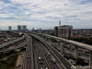 Penampakan Arus Mudik Tol Japek-Tol Cikopo dari Udara
