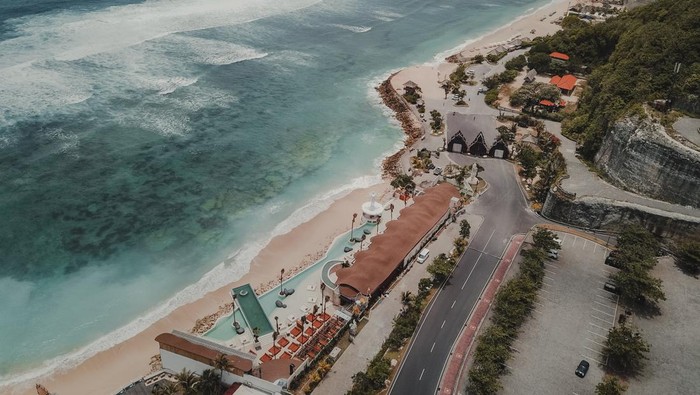 Cattamaran Beach Club