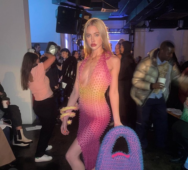 Selain fakta tentang dirinya terlibat hubungan dengan sugar daddy, Chloe pun memulai kariernya sebagai aktris di dunia yang tidak terduga. Dia adalah artis dewasa. Foto: Dok. Instagram