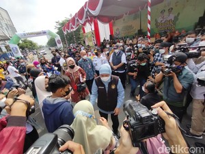 Gubernur Khofifah Berangkatkan Ribuan Warga Jatim Pulang ke Kampung Halaman