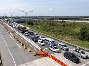 Arus Mudik Sumsel, Kendaraan Padat Merayap di Gerbang Tol Kramasan