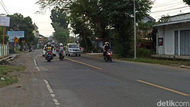 Jalur Kedungsangkal, Desa Buluagung