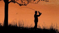 Apalagi aktivitas memancing yang penuh kesabaran rasanya terobati dengan pemandangan yang ditawarkan.