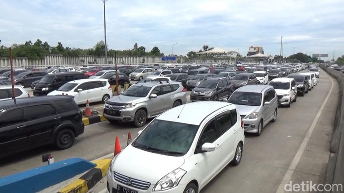 Kemacetan di Tol Cikampek