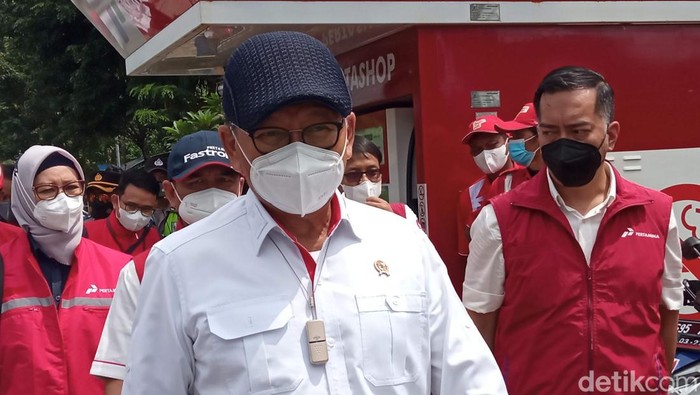 Menteri ESDM, Arifin Tasrif saat sidak di SPBU Rest Area KM 207 A Tol Palikanci