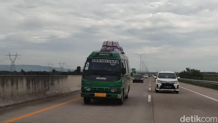 Pantauan Tol Batang-Semarang, Kamis (28/4/2022) pukul  pukul 10.15 WIB hingga 10.42 WIB.