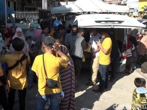 Emak-emak di Polman Serbu Pasar Murah Berebut Kebutuhan Pokok Jelang Lebaran