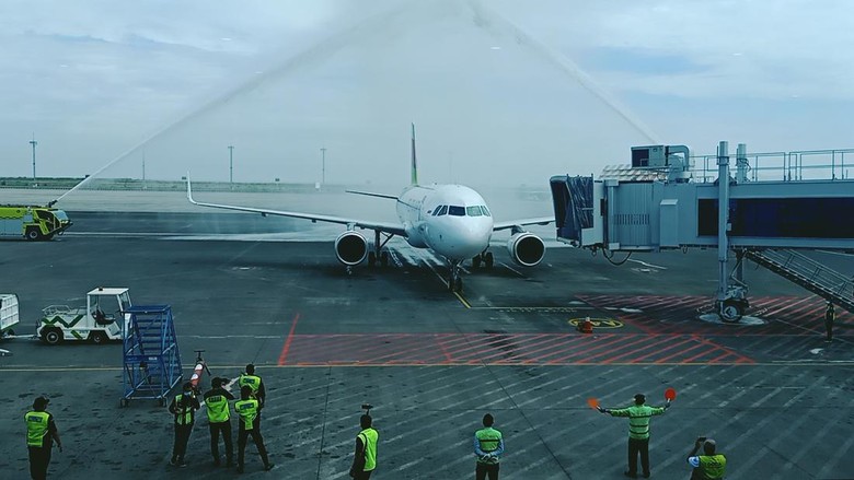 Kedatangan maskapai penerbangan baru, Pelita Air di Bandara Internasional I Gusti Ngurah Rai pada Kamis (28/4/2022).