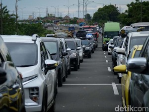 37 Ribu Kendaraan Nyeberang Bikin Macet di Merak Tak Terhindarkan