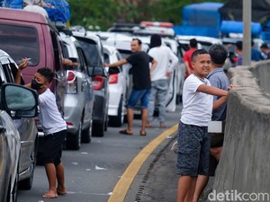 Terjebak Macet 7 Jam saat Menuju Pelabuhan Merak, Pemudik: Saya Pasrah
