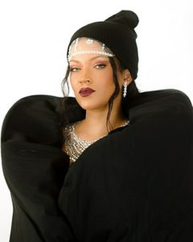 Priscila pun sudah mendapat pengakuan dari Rihanna sendiri. Dalam videonya parodinya, Rihanna menulis Where the album sis? #R9 seperti banyak fans yang selalu menanyakan kapan penyanyi asal Barbados itu akan merilis karya terbaru.Foto: Instagram @priscila.beatrice