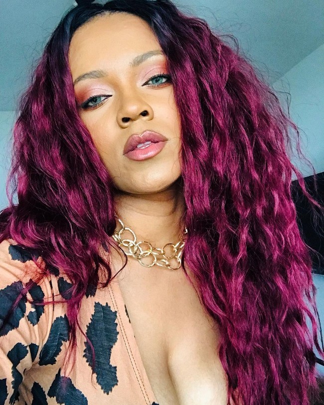 Sebelumnya kemiripan Priscila dengan Rihanna bikin heboh di negaranya. Wanita tersebut pertama kali viral pada 2020 ketika mengunggah video yang menirukan gaya pacar A$AP Rocky tersebut. Sejak saat itu, ia jadi terkenal bahkan pernah diundang ke acara televisi nasional.Foto: Instagram @priscilla.beatrice